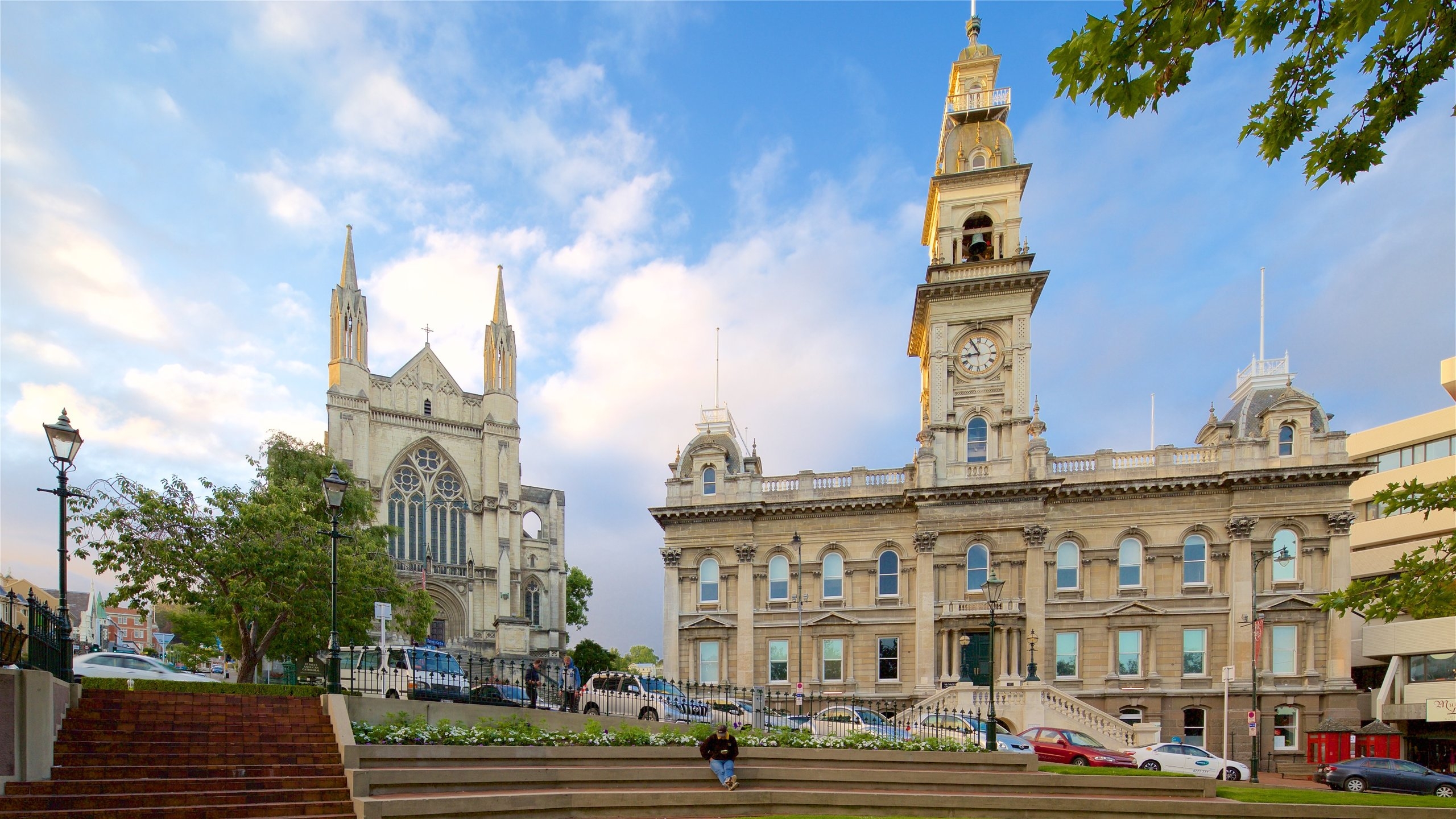 image of Dunedin town hall in the Octagon